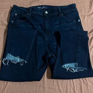 Gap jeans, worn once, size 14/32, high rise universal legging.